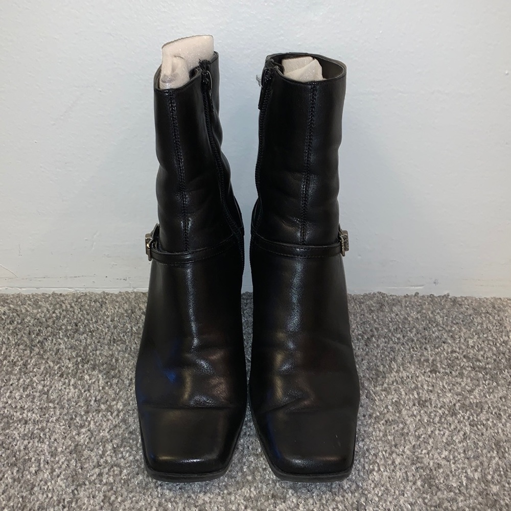 Apostrophe black leather boot